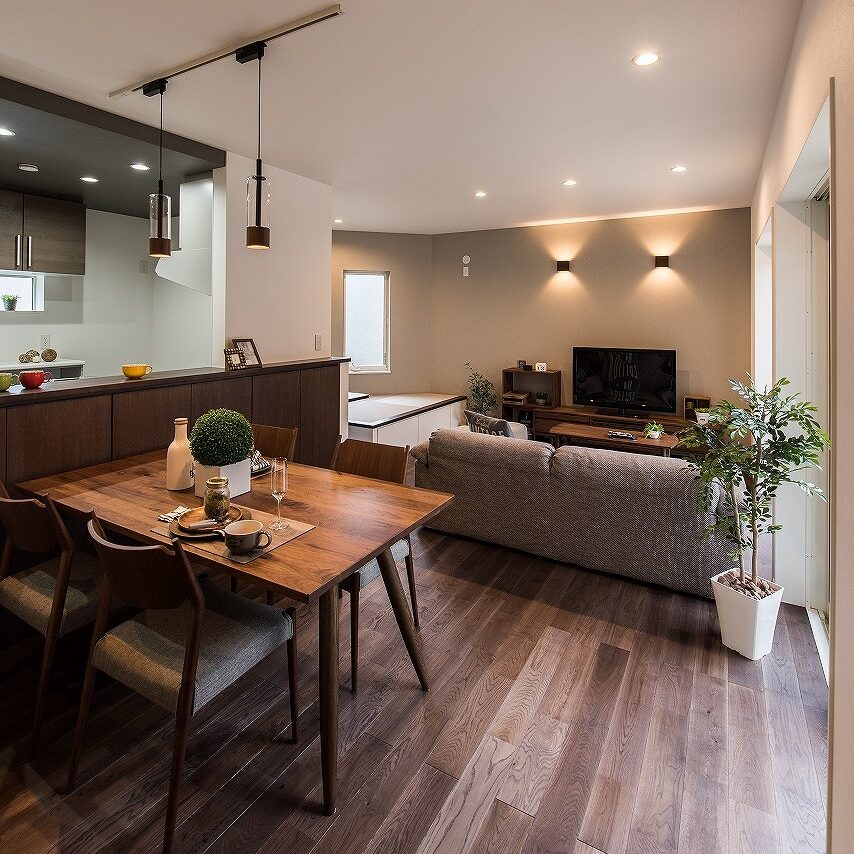 変形地をうまく利用した家