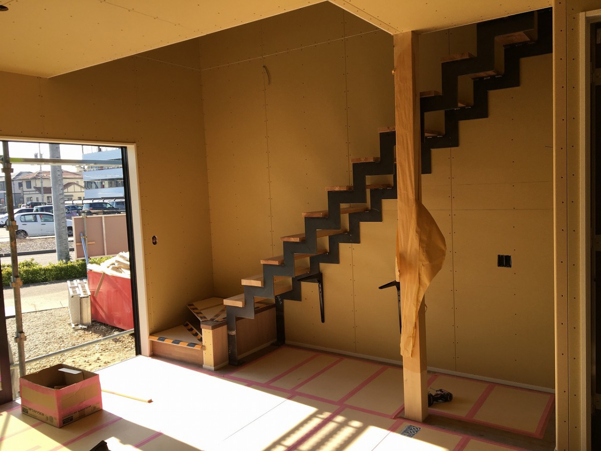 高級感あふれるガルバリウム仕様のモデルハウス