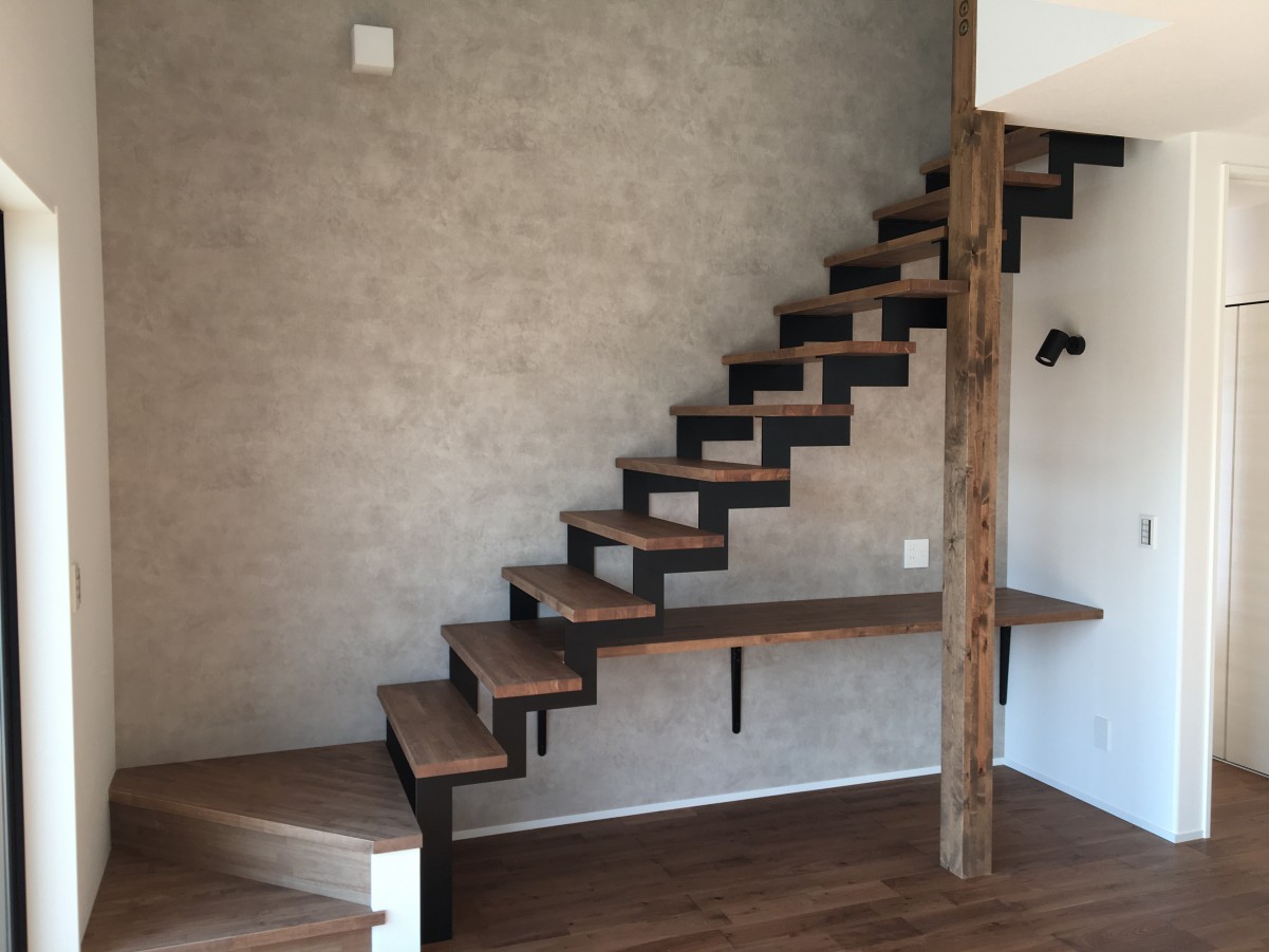 鉄骨階段仕様のモデルハウス