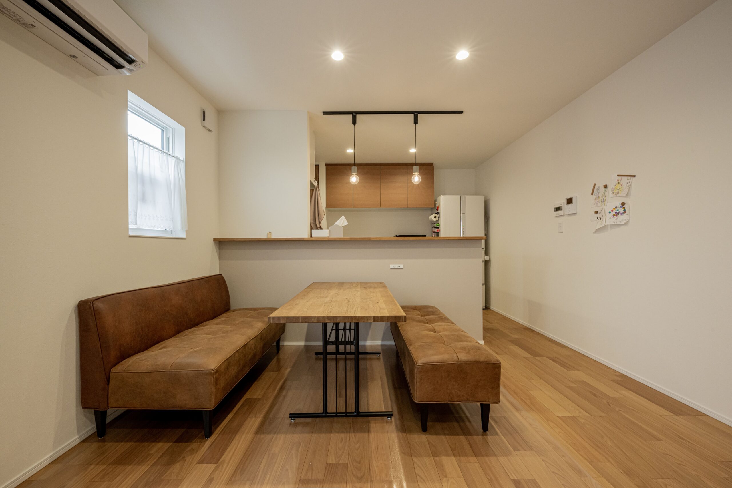 家族みんなが自然に集う居心地の良いダイニング