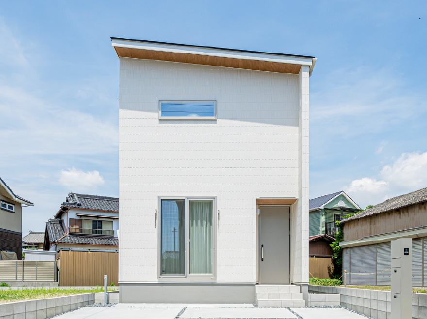 愛知県西尾市城崎町│面積以上の「広さ」をつくる設計の工夫。間接照明とグレージュが彩る家│モデルハウス見学会